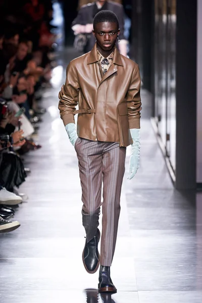 Look 27
